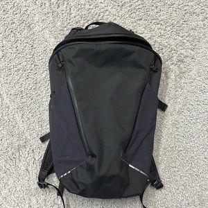 Lululemon Core backpack 2.0